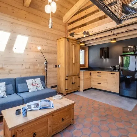 Apartment Racar Pour 4 Personnes, Centre Et Vue Sur La Montagne