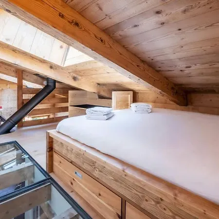 Apartment Racar Pour 4 Personnes, Centre Et Vue Sur La Montagne *