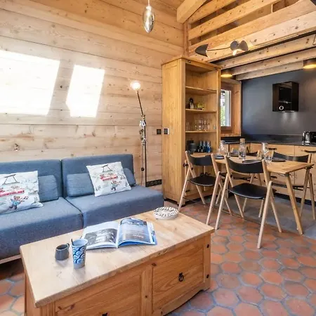 Racar Pour 4 Personnes, Centre Et Vue Sur La Montagne Apartamento *