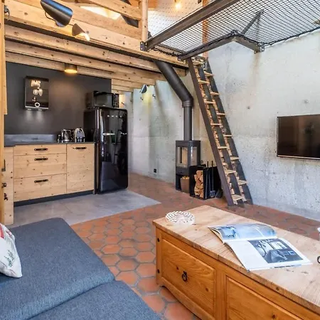 Racar Pour 4 Personnes, Centre Et Vue Sur La Montagne Apartamento